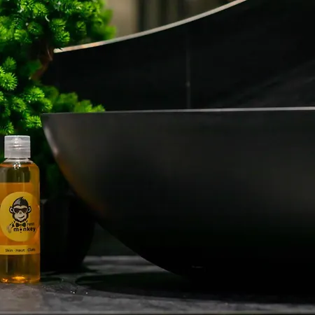 Sea Light - Comfort - By Rentmonkey Apartment