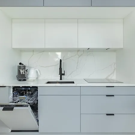 Apartment Sea Light - Comfort - By Rentmonkey